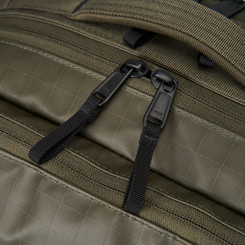 The North Face Base Camp Voyager Daypack - New Taupe Green / TNF Black