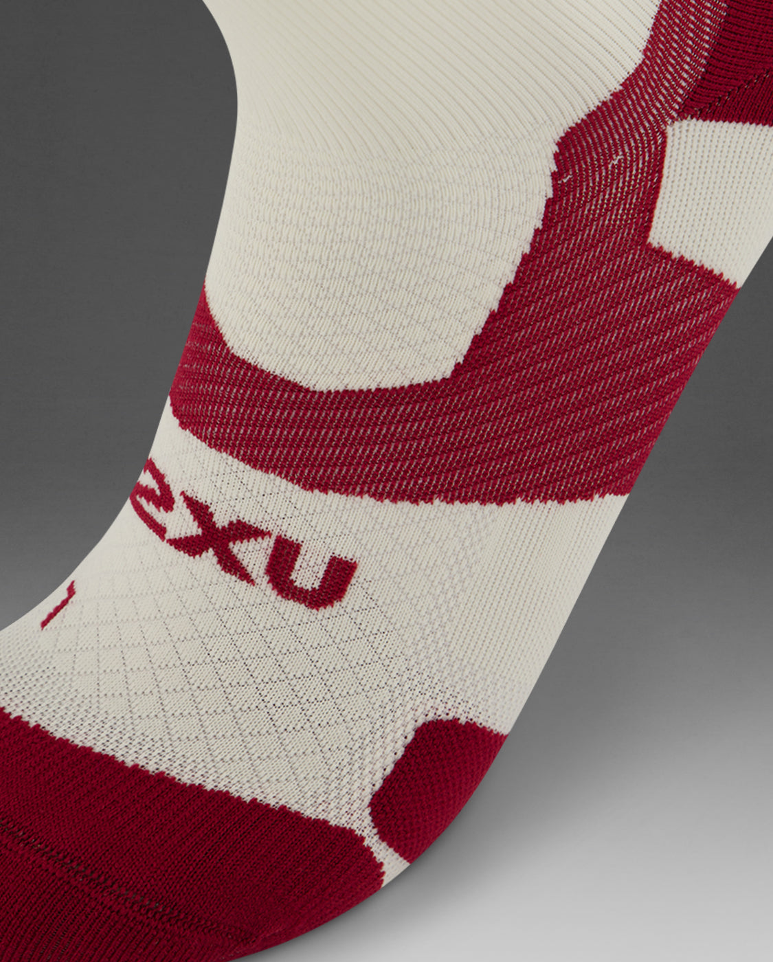 2XU Unisex Vectr Light Cushion Crew Socks - Blush / Merlot
