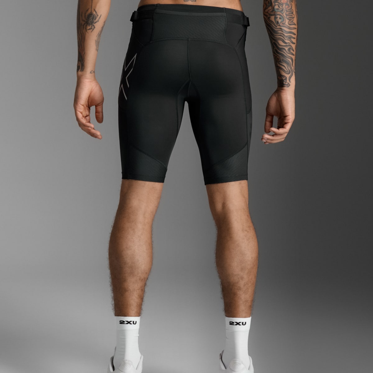 2XU Men Aero Mesh Compression Shorts - Black / Silver Reflective