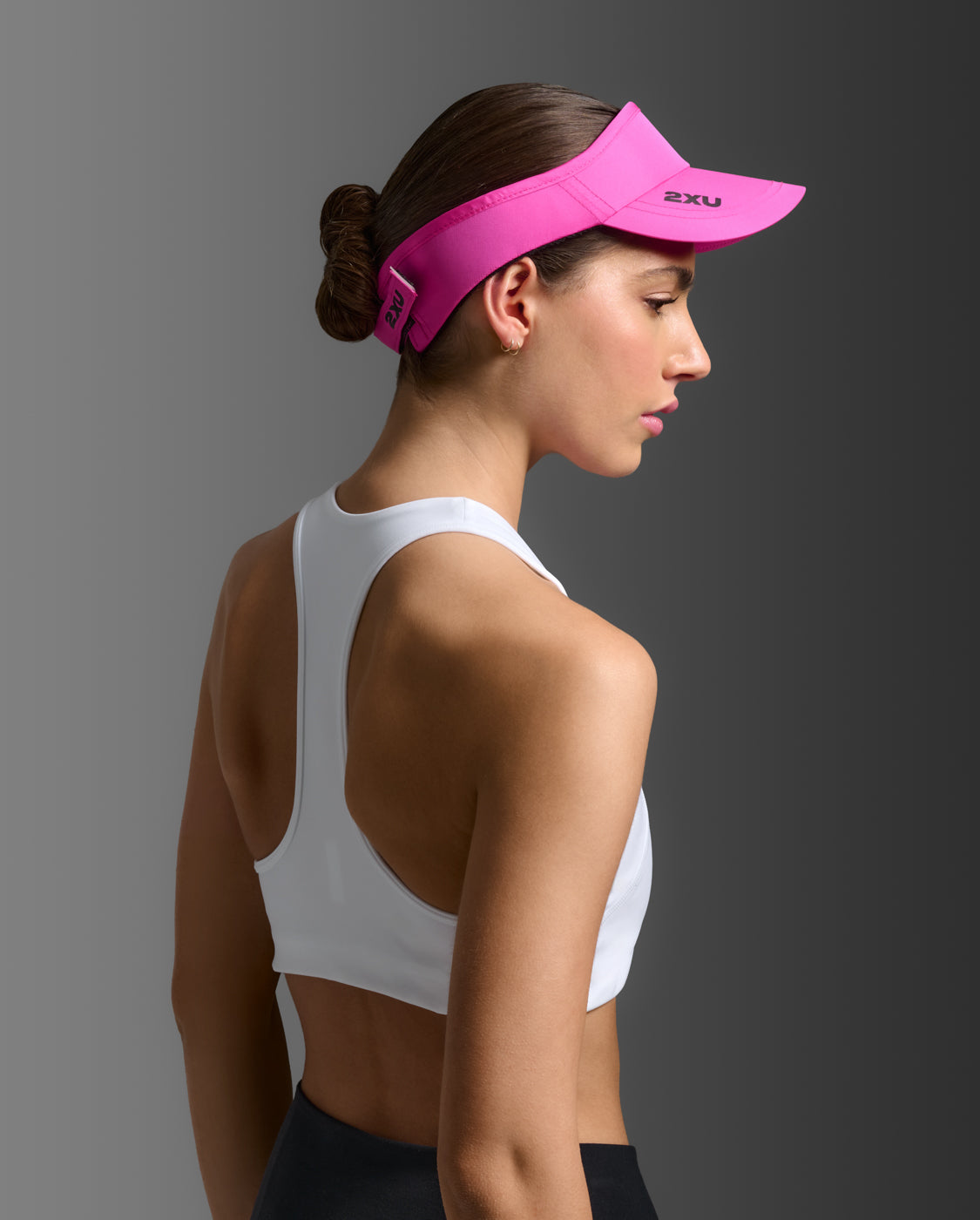 2XU Unisex Run Visor - Fuchsia / Black