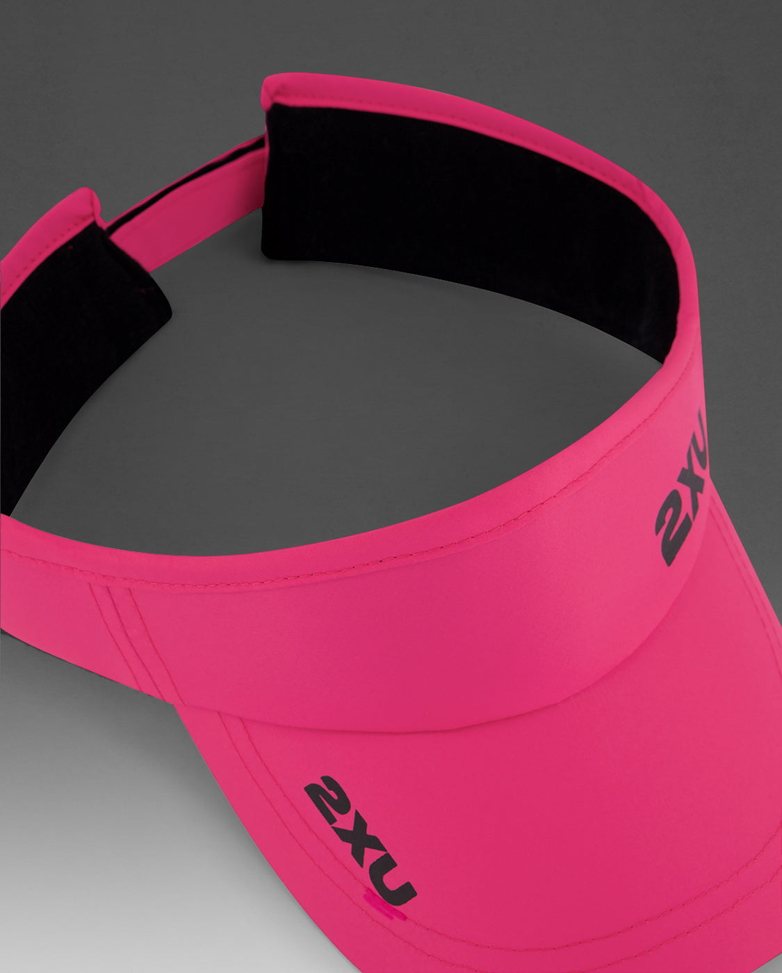 2XU Unisex Run Visor - Fuchsia / Black