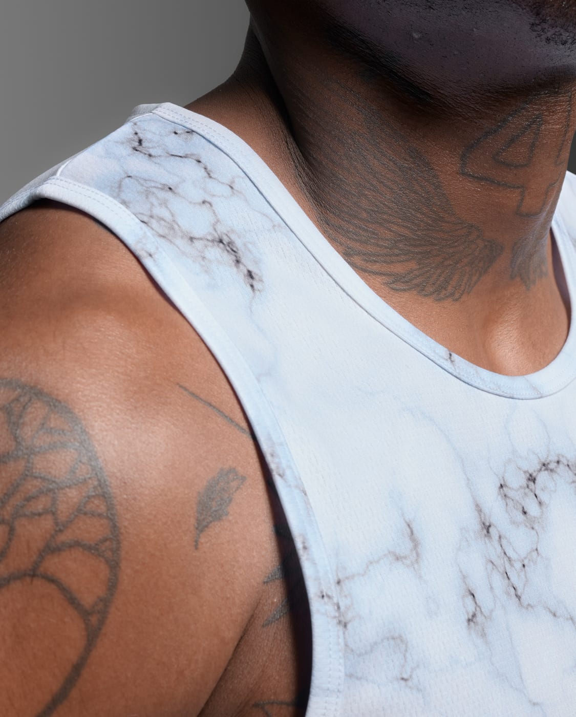 2XU Men Aero Mesh Tank - Blue Marble / Black Reflective