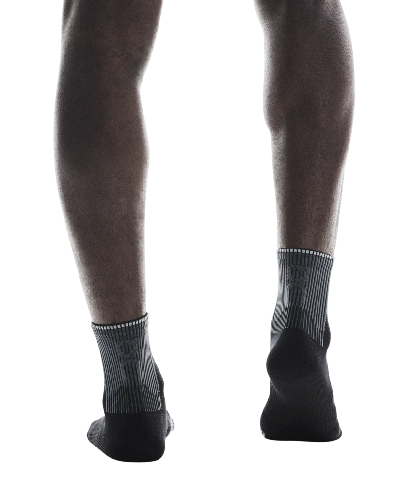 Explore On Unisex Performance Run Sock Mid - Black / Eclipse for trail, outdoor & lifestyle use | Liv Activ Singapore
