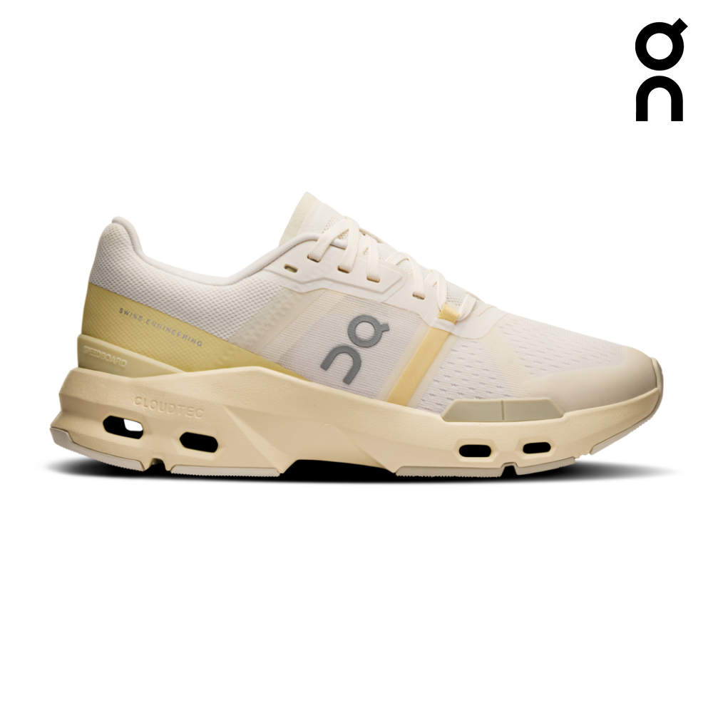 On Women Cloudpulse - Ivory / Tumeric