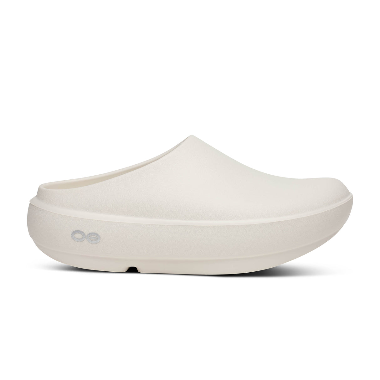Explore OOFOS Unisex Cloog Plus - Chalk for trail, outdoor & lifestyle use | Liv Activ Singapore