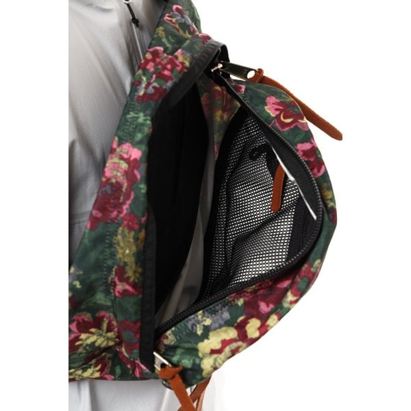 Explore Gregory Tailmate S V2 8L - Garden Tapestry for trail, outdoor & lifestyle use | Liv Activ Singapore