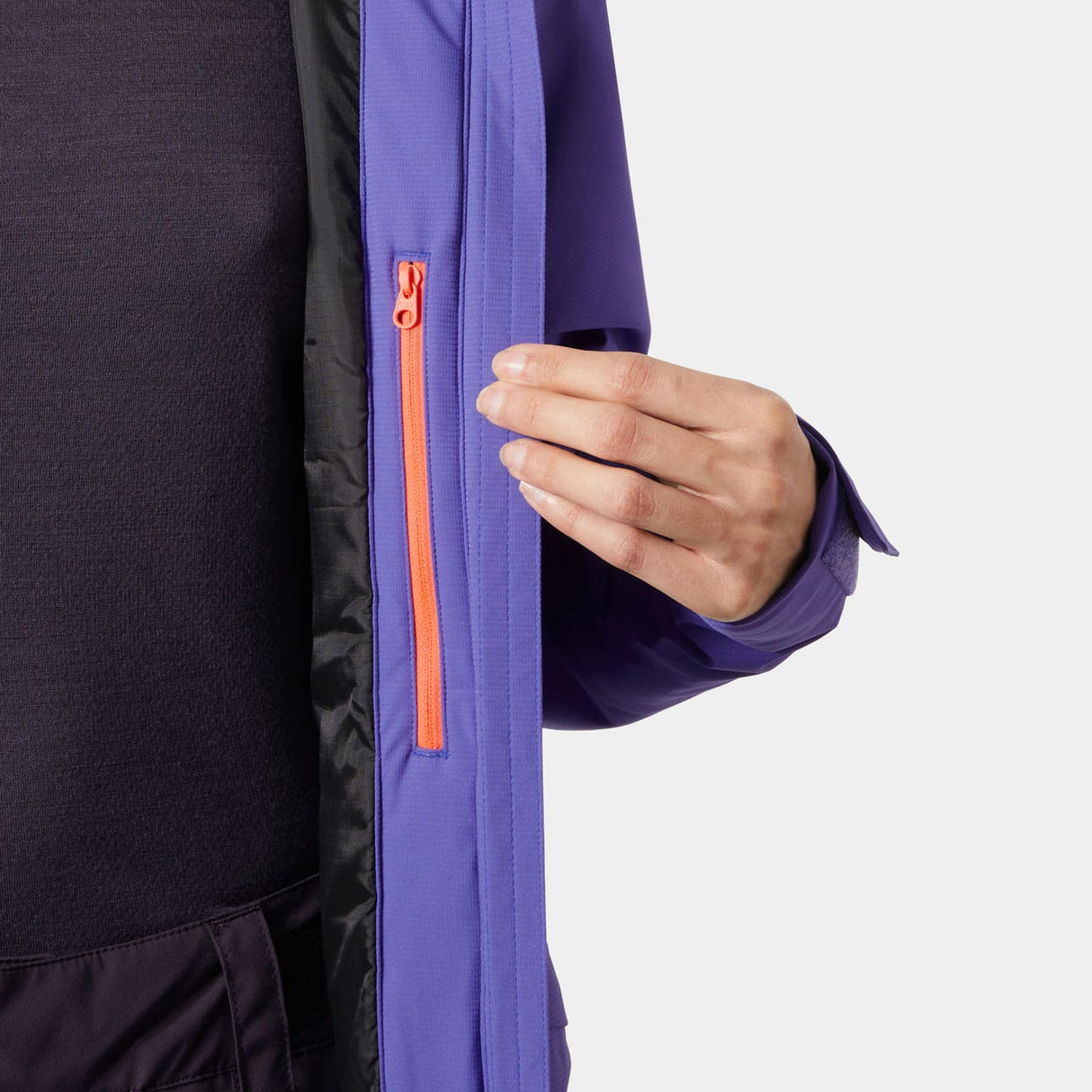 Helly Hansen Women Powchaser 2.0 Jacket - Black Grape