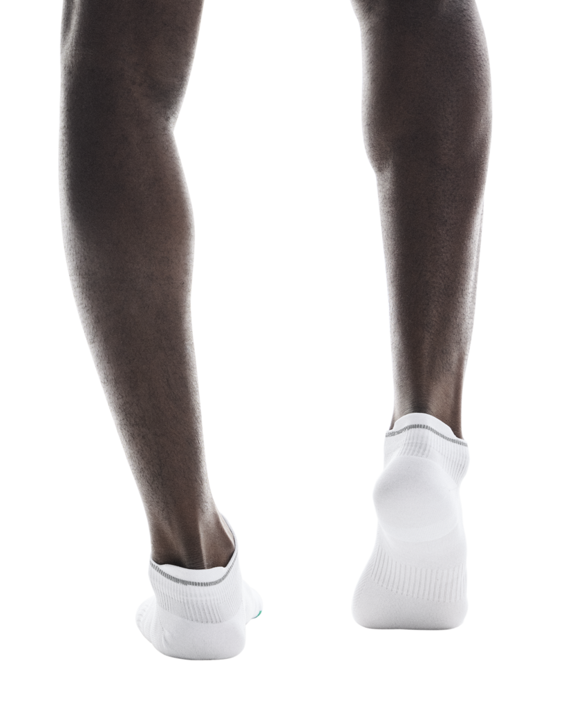 On Unisex Elite Run Sock Low - White / Ivory