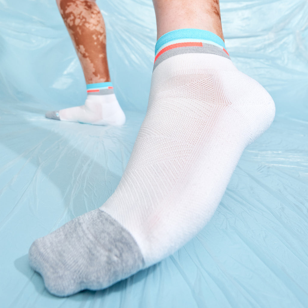 Feetures Active Elite Light Cushion Quarter - Aquatic White