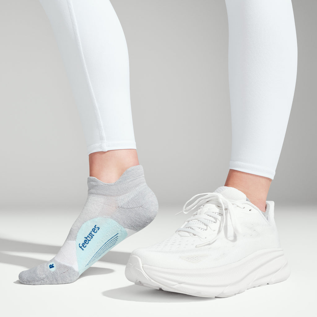 Feetures Active Elite Light Cushion No Show Tab - Gray Sky