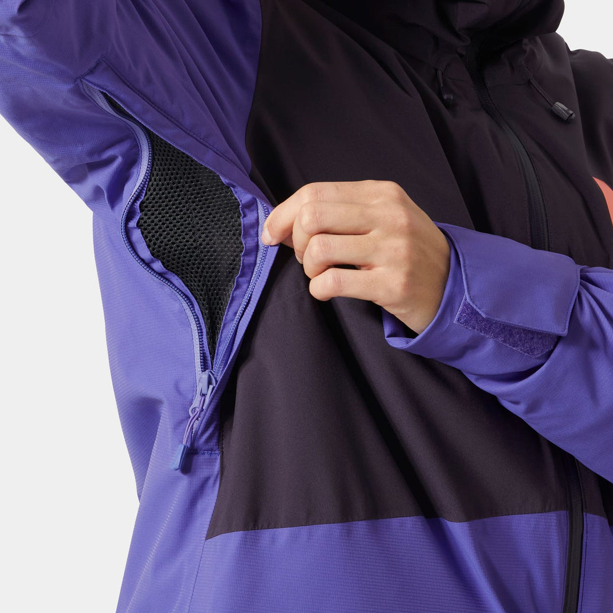 Helly Hansen Women Powchaser 2.0 Jacket - Black Grape