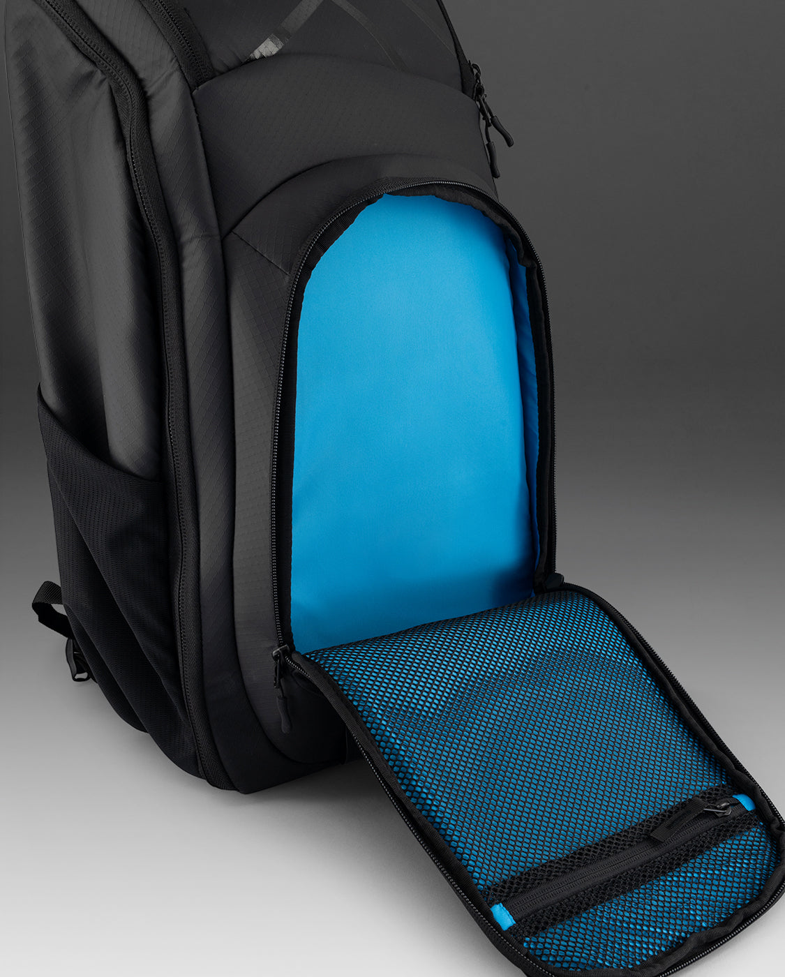 2XU Unisex Transition Backpack - Black / Aloha