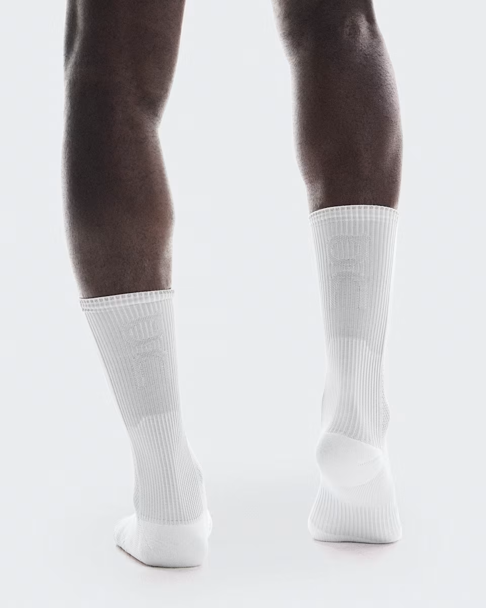 Explore On Unisex Performance Run Sock High - White / Glacier for trail, outdoor & lifestyle use | Liv Activ Singapore