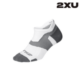 2XU Unisex Vectr Ultralight No Show Socks - White / Grey