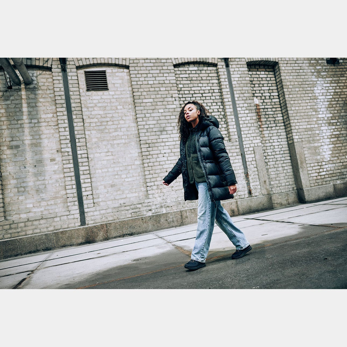 Helly Hansen Women Essence Down Parka - Black