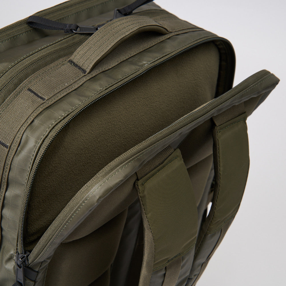 The North Face Base Camp Voyager Daypack - New Taupe Green / TNF Black