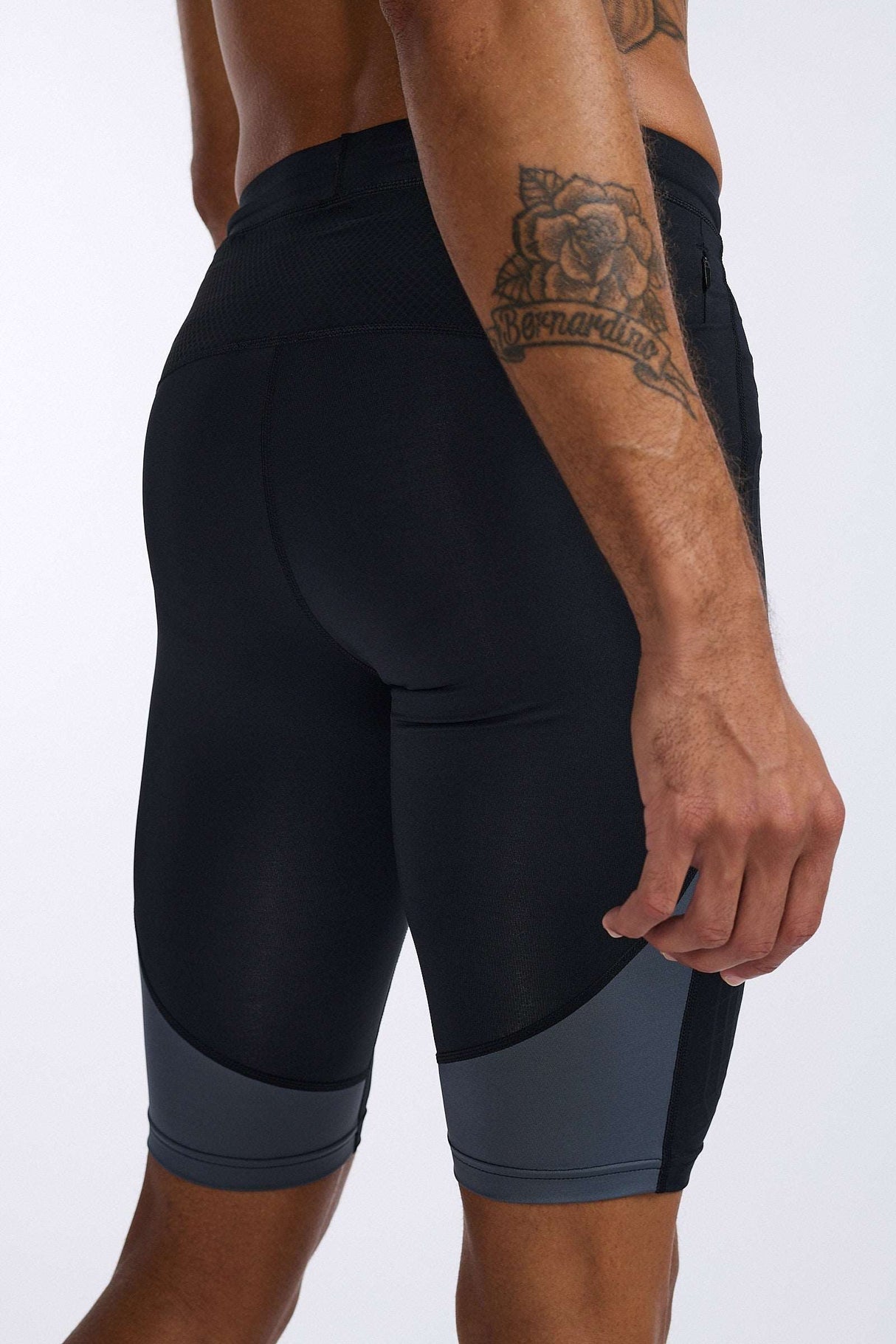 2XU Men Light Speed React Compression Shorts - Black / White Reflective