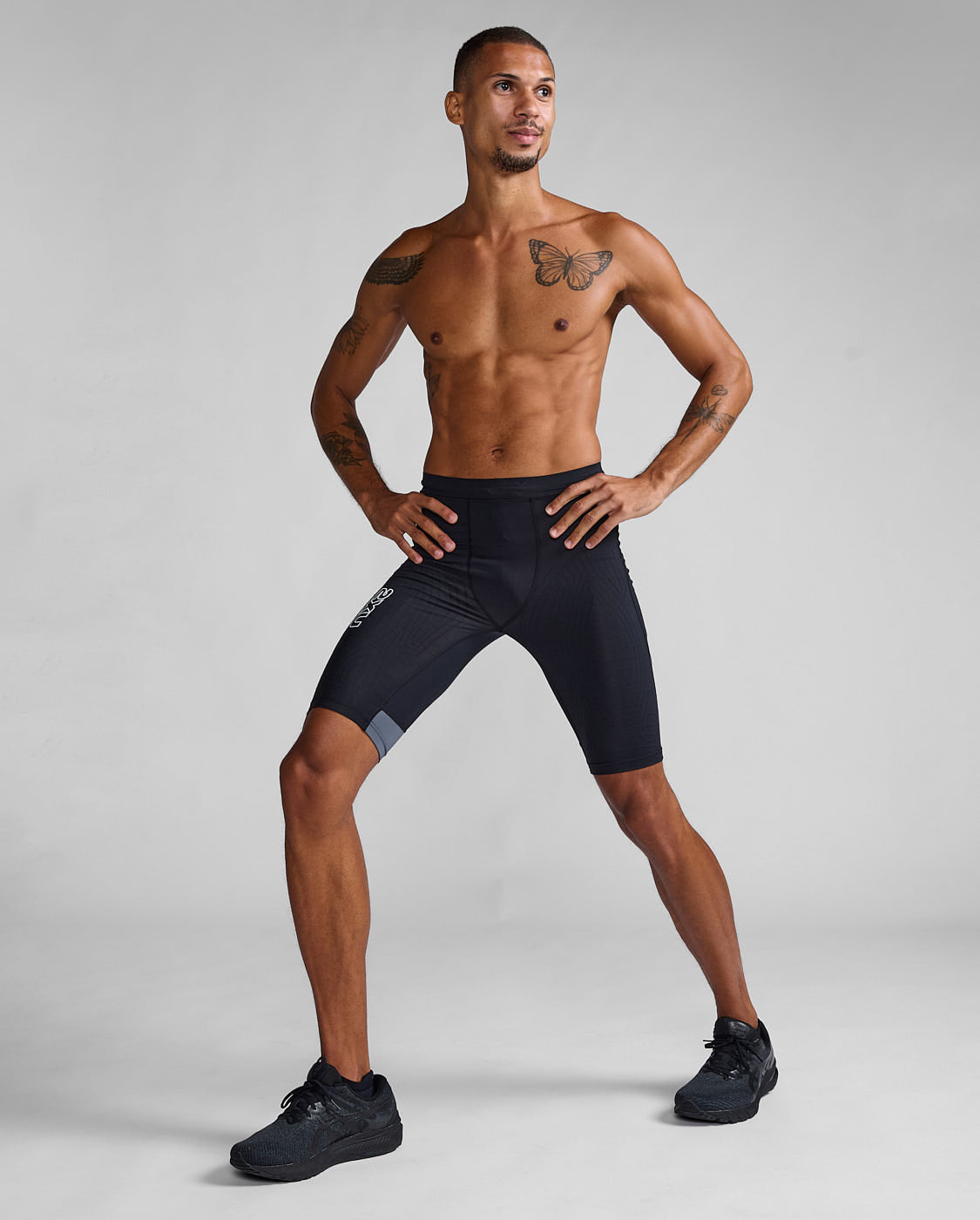 2XU Men Light Speed React Compression Shorts - Black / White