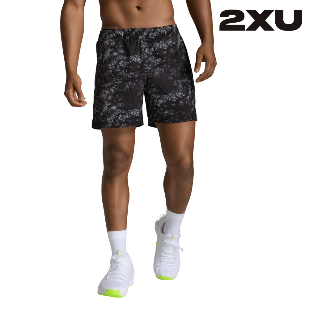 2XU Men Motion 5.5 Inch Shorts - Marble Black / White