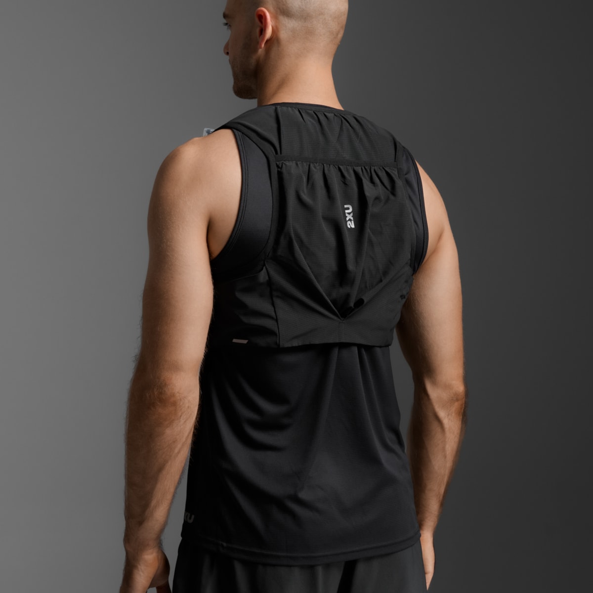 2XU Unisex Run Hydration Vest - Black / Silver Reflective