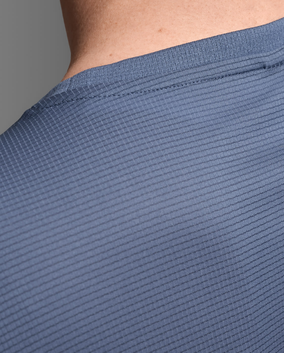 2XU Women Aero Mesh Tee - Indigo / Indigo Reflective