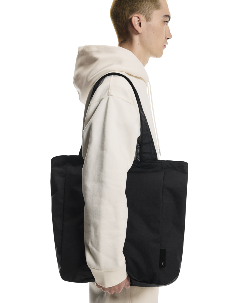 On Unisex Tote Pack 25L - Black