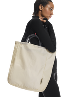 On Unisex Tote Pack 25L - Cream / Black