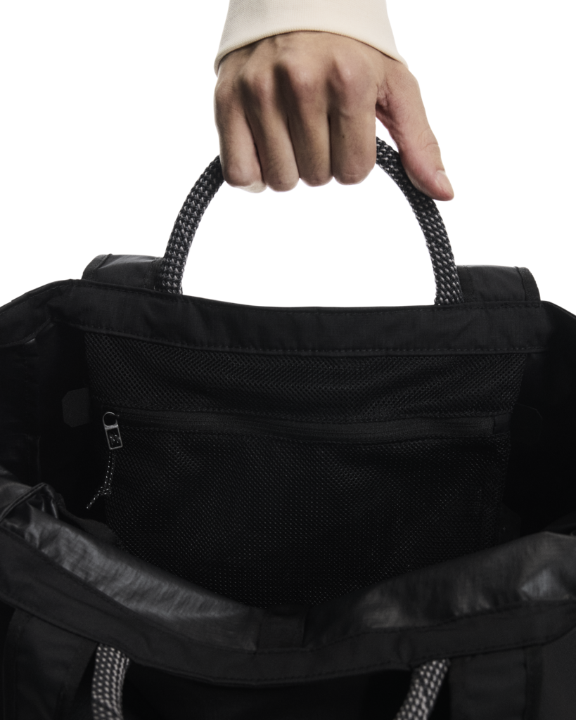 On Unisex Tote Pack 25L - Black