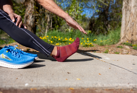 Explore Injinji Run Lightweight No-Show Coolmax - Mahogany for trail, outdoor & lifestyle use | Liv Activ Singapore