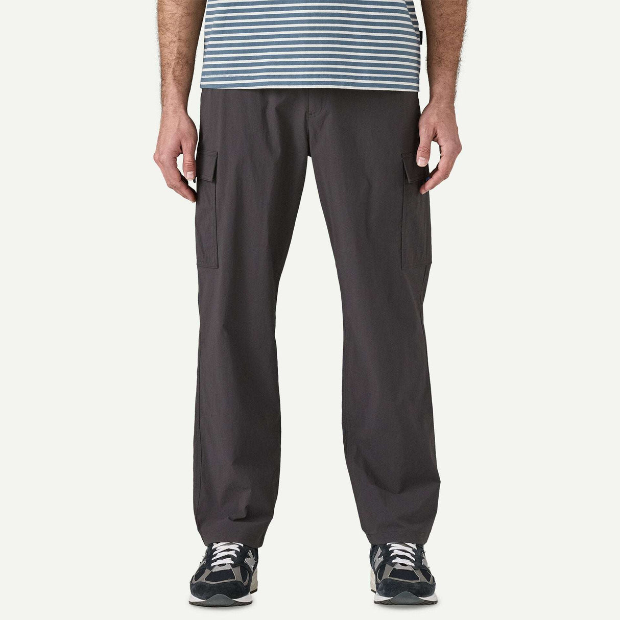 Explore Patagonia Men Outdoor Everyday Pants - Ink Black for trail, outdoor & lifestyle use | Liv Activ Singapore