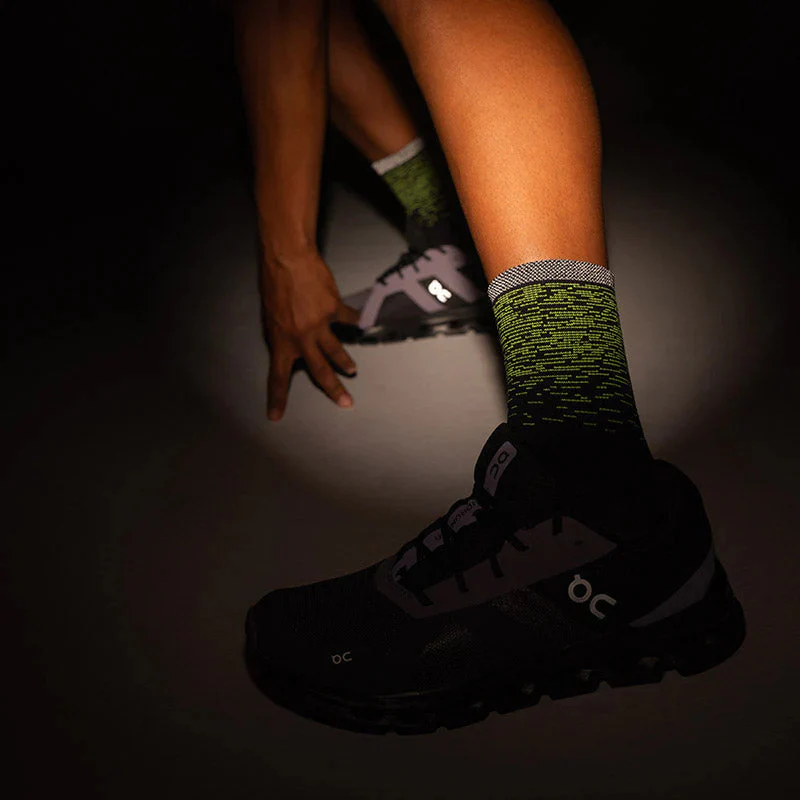 Explore Feetures Active Elite Light Cushion Mini Crew - Light Wave for trail, outdoor & lifestyle use | Liv Activ Singapore
