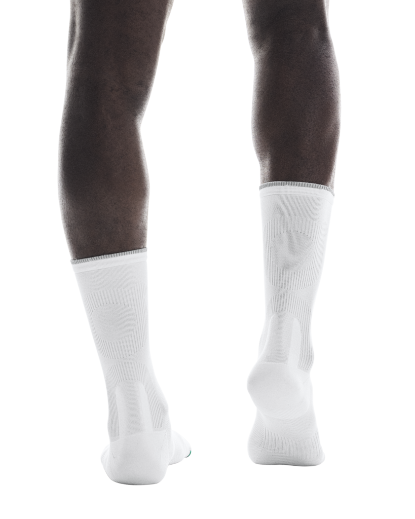 On Unisex Elite Run Sock High - White / Ivory