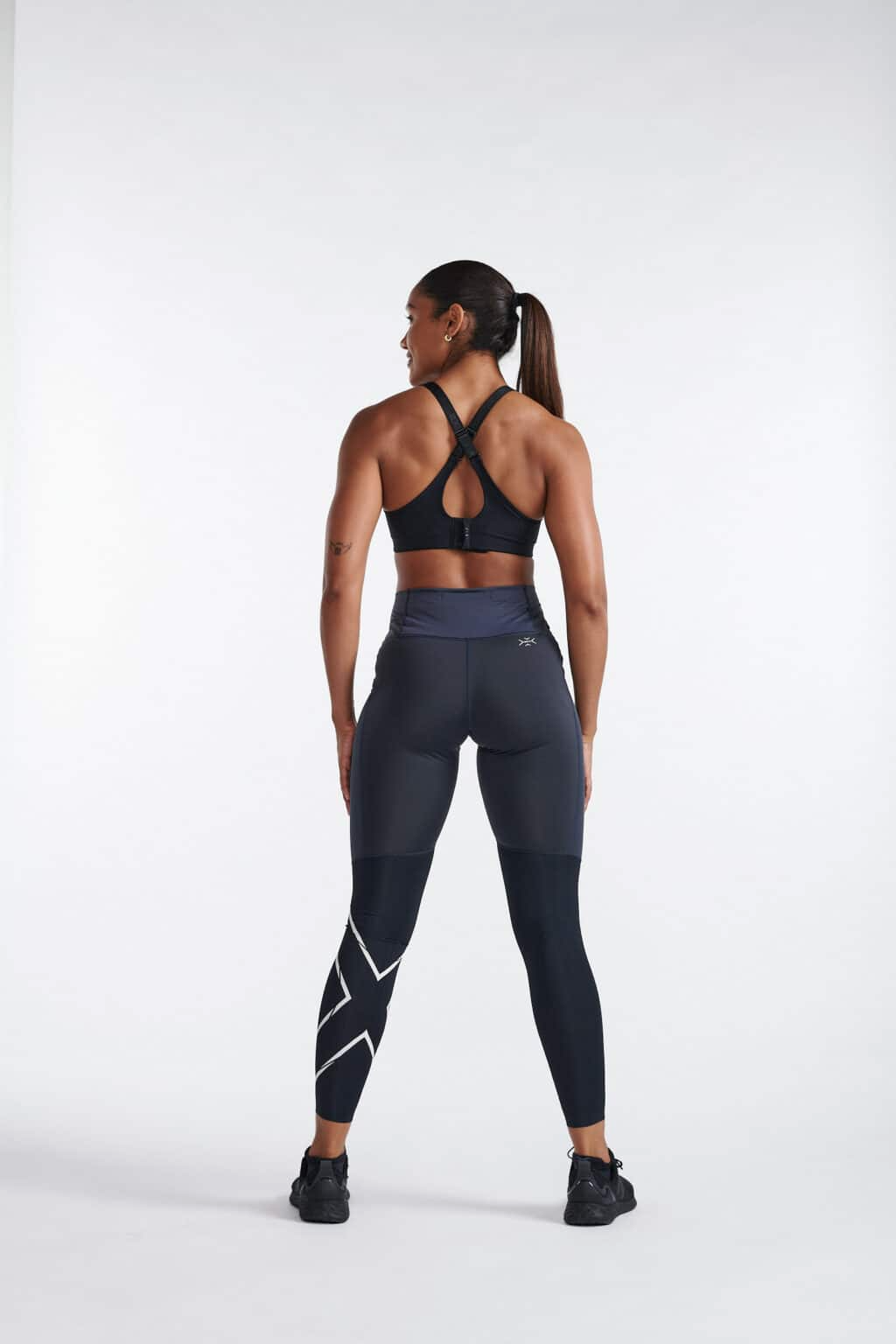 2XU Women Light Speed React Hi-Rise Compression Tights - Black / India Ink