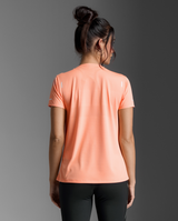 2XU Women Light Speed Tech Tee - Digital Peach / White Reflective