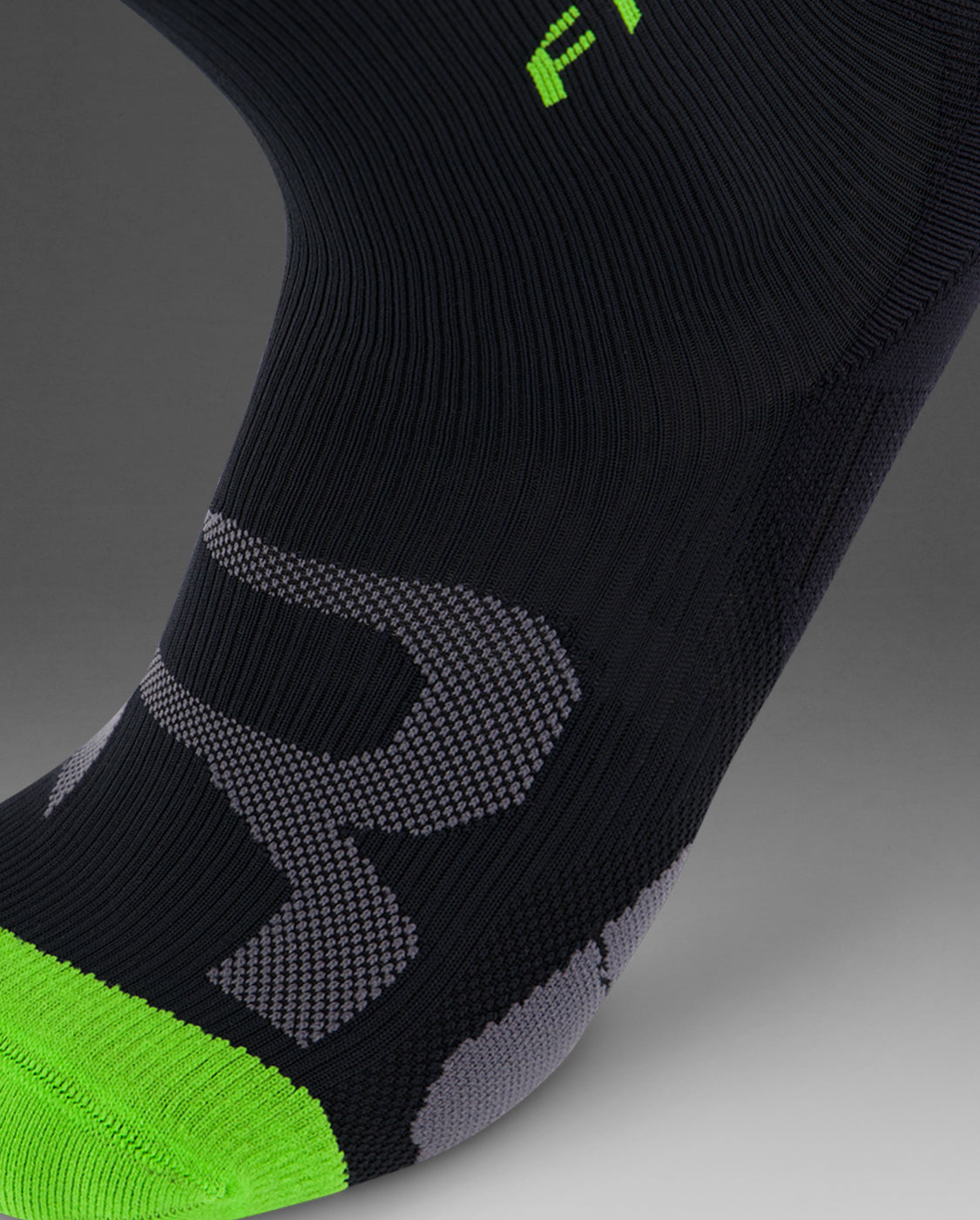 2XU Unisex Recovery Fir Compression Socks - Black / Grey
