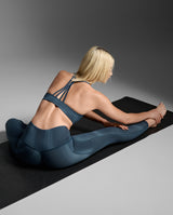 2XU Women Form Strappy Low Impact Low Bra - Dark Sage Glass Grad / Dark Sage